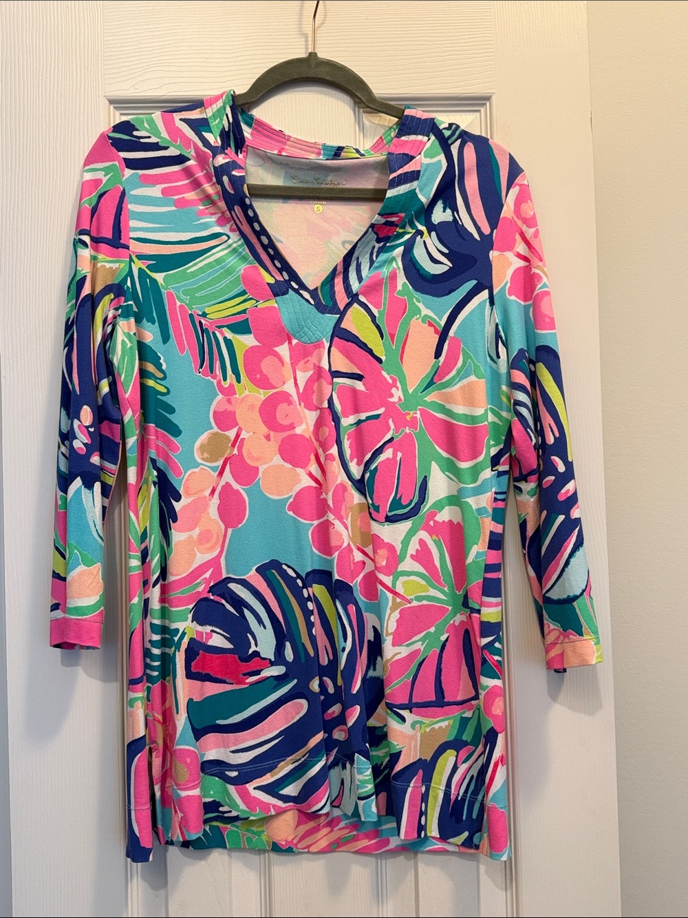 Women’s V-Neck Tropical Print mini dress size Small